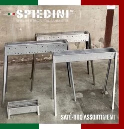 Spiedini Saté-bbq Bali 40 Mini - Kleine, Smalle Houtskoolbarbecue Met Horizontaal Rooster Voor Sate Of Andere Spiesjes - 40 Cm Lang, 11 Cm Breed, 14 Cm Hoog - Ideaal Voor Tuin- Of Open Haard, Of Balkon - Materiaal: Gealuminiseerd Ijzer -Keukengrill Winkel 1153x1200 1