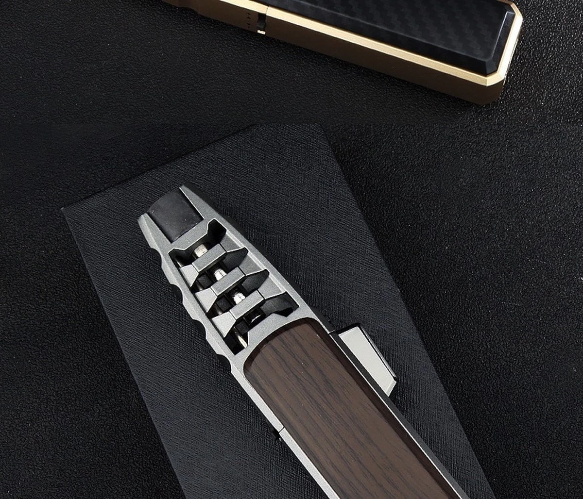 Merkloos Turbo Jetflame Aansteker - Gasbrander - Vuurwerk Torch - Crème Brûlée Brander - BBQ En Sigaren Aansteker - Windproof - Walnoothout Met Grijze Metalen Behuizing 9 Merkloos Turbo Jetflame Aansteker - Gasbrander - Vuurwerk Torch - Crème Brûlée Brander - BBQ En Sigaren Aansteker - Windproof - Walnoothout Met Grijze Metalen Behuizing - Afbeelding 9