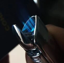 Cohiba® Sigarenaansteker - Sigarenboor - Sigaren - Sigaar - Cohiba Aansteker - Sigarenboor - Sigaren Accessoires - Sigarenknipper - Sigaar Aansteker - Cohiba - Incl. Luxe Geschenkdoos - Zwart -Keukengrill Winkel 1200x1197 2