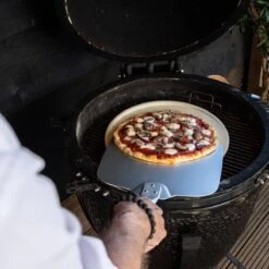 Boska Pizzasteen Deluxe L - Voor Oven & BBQ - Knapperige Pizza's - Ø 35 Cm - BBQ Accessoires -Keukengrill Winkel 1200x1200 109