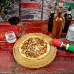 Boska Pizzaplank Friends L - BBQ Accessoires - Eikenhout - Handige Opvanggeul - Ø 34 Cm -Keukengrill Winkel 1200x1200 141