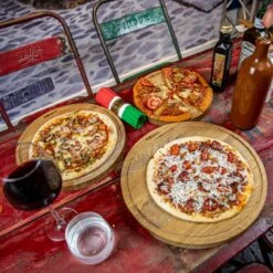 Boska Pizzaplank Friends L - BBQ Accessoires - Eikenhout - Handige Opvanggeul - Ø 34 Cm -Keukengrill Winkel 1200x1200 146