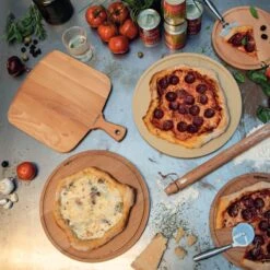 Boska Pizzaschep Amigo - Voor Warme En Koude Pizza - Kort Handvat - Beukenhout - 30 Cm Breed 9 Boska Pizzaschep Amigo - Voor Warme En Koude Pizza - Kort Handvat - Beukenhout - 30 Cm Breed -Keukengrill Winkel 1200x1200 166