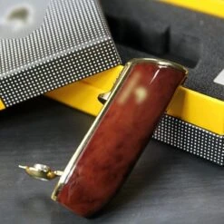 Cohiba® Sigarenaansteker - Sigarenboor - Sigaren - Sigaar - Cohiba Aansteker - Sigarenboor - Sigaren Accessoires - Sigarenknipper - Sigaar Aansteker - Cohiba - Incl. Luxe Geschenkdoos - Rood -Keukengrill Winkel 1200x1200 350