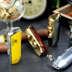 Cohiba® Sigarenaansteker - Sigarenboor - Sigaren - Sigaar - Cohiba Aansteker - Sigarenboor - Sigaren Accessoires - Sigarenknipper - Sigaar Aansteker - Cohiba - Incl. Luxe Geschenkdoos - Rood -Keukengrill Winkel 1200x1200 351