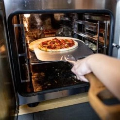 Boska Pizzasteen Deluxe - Voor Oven & BBQ - Knapperige Pizza's - Ø 29.5 Cm - BBQ Accessoires -Keukengrill Winkel 1200x1200 456