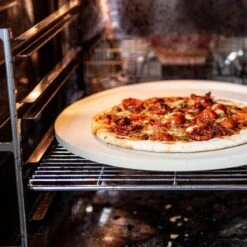 Boska Pizzasteen Deluxe - Voor Oven & BBQ - Knapperige Pizza's - Ø 29.5 Cm - BBQ Accessoires -Keukengrill Winkel 1200x1200 459