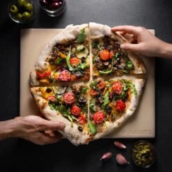 Navaris Pizzasteen XL Voor Oven En Barbecue - Rechthoekige Pizzaplaat 38 X 30 Cm - Inclusief Pizzaschep Met Extra Lang Handvat En Receptenboek -Keukengrill Winkel 1200x1200 466