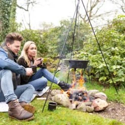 Esschert Design - Driepoot Met Ketting - Haardvuur Accessoires - Staal - Zwart -Keukengrill Winkel 1200x1200 586