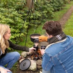 Esschert Design - Driepoot Met Ketting - Haardvuur Accessoires - Staal - Zwart -Keukengrill Winkel 1200x1200 594