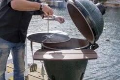 Big Green Egg Grid Lifter - Rooster Lifter - Gietijzeren Rooster Lifter 6 Big Green Egg Grid Lifter - Rooster Lifter - Gietijzeren Rooster Lifter -Keukengrill Winkel 1200x799 37