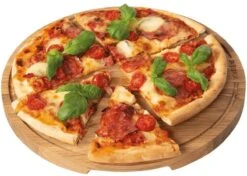 Boska Pizzaplank Friends L - BBQ Accessoires - Eikenhout - Handige Opvanggeul - Ø 34 Cm -Keukengrill Winkel 1200x857